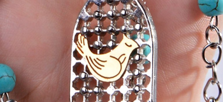 گردنبند طرح مرغ آمين